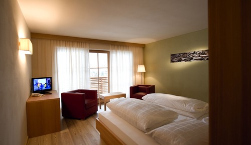 Habitación Deluxe con 1 cama doble o 2 individuales, vistas a la montaña