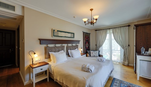Habitación Deluxe con 1 cama doble o 2 individuales, vistas a la piscina