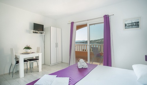 Estudio Confort, 1 cama de matrimonio, vistas al mar (A5)