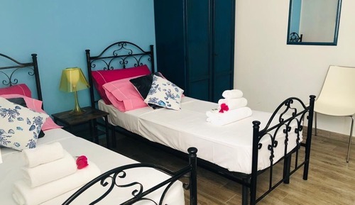Habitación con 1 cama doble o 2 individuales