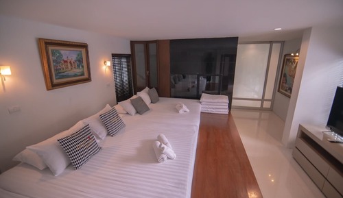 Casa panorámica, vistas a la piscina, junto a la piscina
