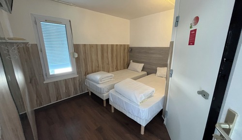 Habitación con 2 camas individuales