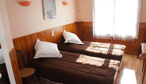 Habitación clásica con 2 camas individuales