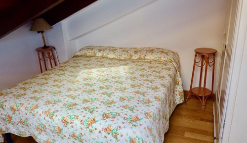 Apartamento clásico, 3 habitaciones, en una planta alta