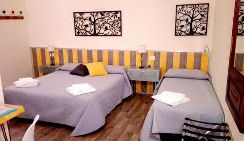 Habitación triple, balcón, vistas a la ciudad