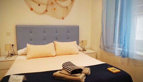 Habitación doble, baño privado, planta baja (Exterior)