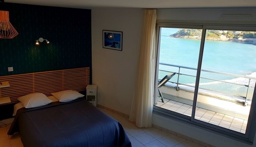Estudio superior, terraza, vistas al mar