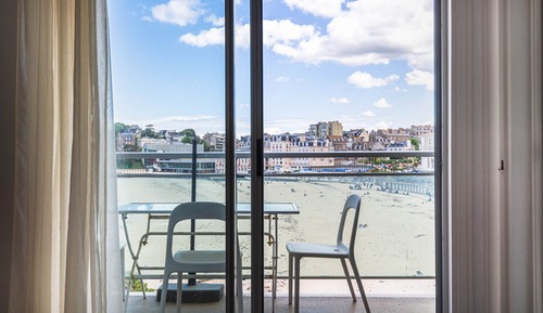 Estudio, terraza, vistas al mar