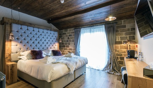 Habitación Premium con 1 cama doble o 2 individuales, 1 cama de matrimonio grande