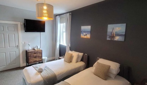 Habitación estándar con 2 camas individuales, baño privado