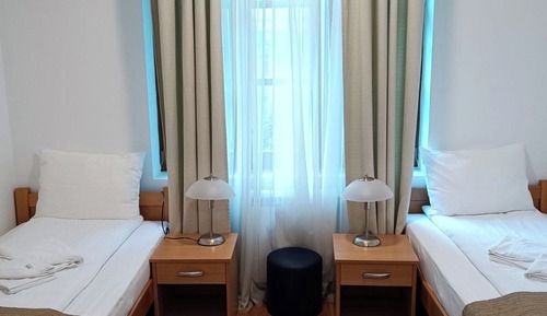 Habitación clásica con 2 camas individuales