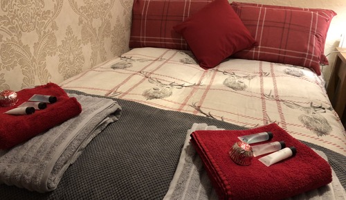 Habitación doble, baño privado (Small double 2)