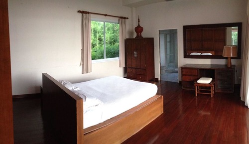 Two-Bedroom Apartment with Sea View