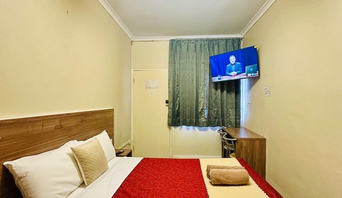 Habitación doble, 1 cama doble (Upper Floor, Limited Parking)
