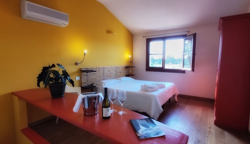 Habitación superior con 1 cama doble o 2 individuales