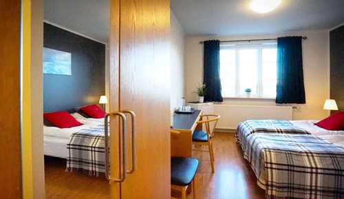 Habitación básica con 1 cama doble o 2 individuales, 2 camas individuales