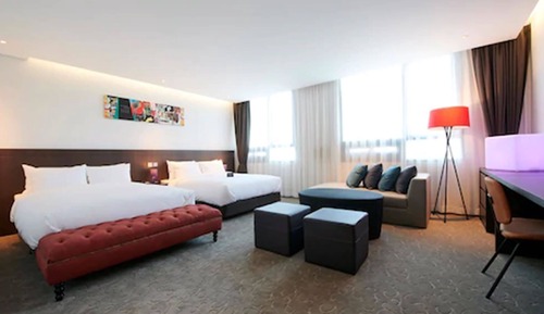 Suite (M, Bed types are not guaranteed)