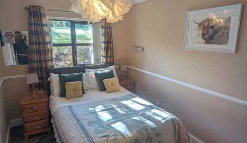Habitación básica doble, 1 cama doble, vistas al jardín