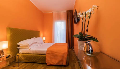 Habitación estándar con 1 cama doble o 2 individuales