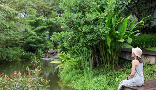 Villa, vistas al río