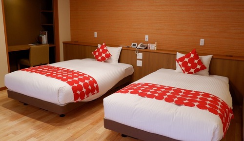 Habitación (with Small Tatami Area)