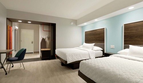 Habitación, 2 camas de matrimonio, accesible para personas con discapacidad, bañera