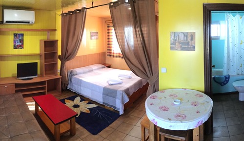 Bungalow básico, 1 cama doble o 2 individuales (2 pax)