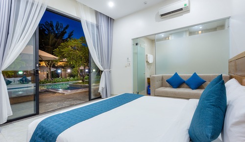 Habitación Deluxe doble, vistas a la piscina