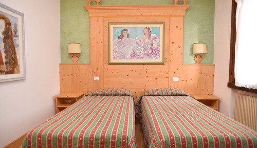 Habitación clásica con 1 cama doble o 2 individuales