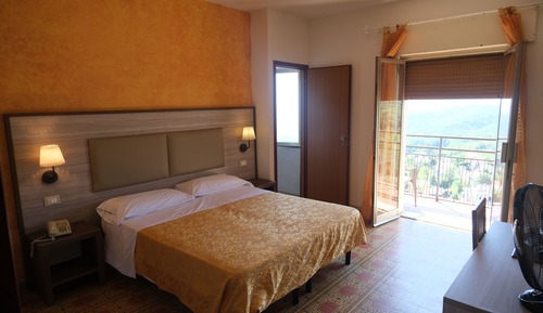 Habitación cuádruple Confort, balcón