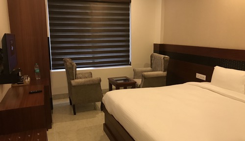 Premium Double Room, 1 King Bed (City View and Mountain View)