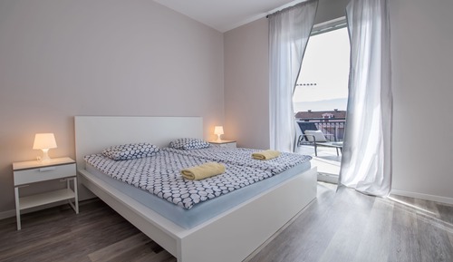 Apartamento familiar, terraza, vistas parciales al mar (Lime)