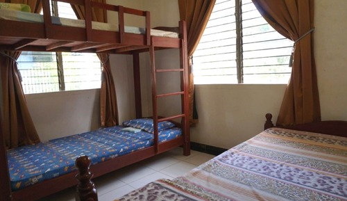 Casa (White, Quad Room)