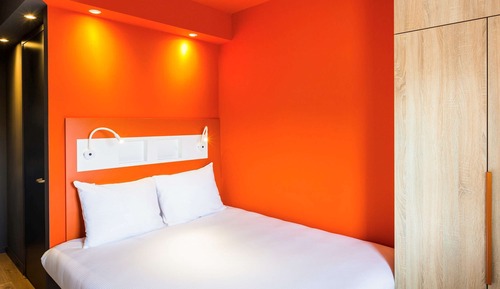 Habitación doble, varias camas