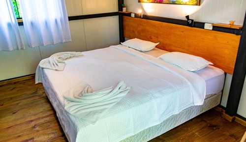 Cabaña Confort, 1 cama de matrimonio grande, vistas al jardín