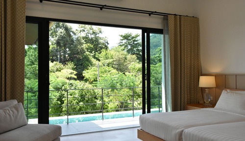 Villa panorámica, 4 habitaciones, vistas a la colina, junto a la montaña