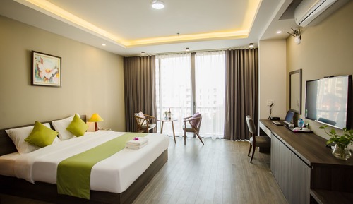 Suite, 1 cama de matrimonio grande, balcón, vistas a la ciudad