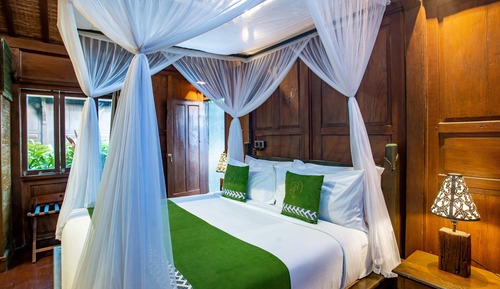Habitación estándar con 1 cama doble o 2 individuales, vistas al jardín (Wooden)
