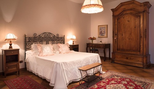 Habitación básica con 1 cama doble o 2 individuales