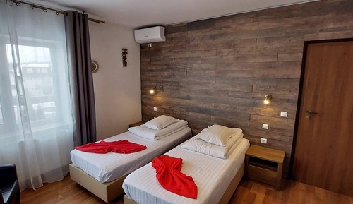 Habitación con 2 camas individuales