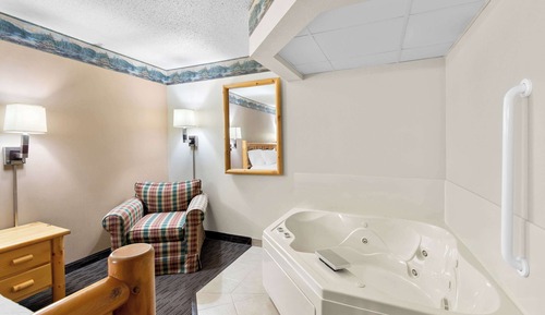 Suite, 1 cama de matrimonio grande con sofá cama, no fumadores, bañera de hidromasaje