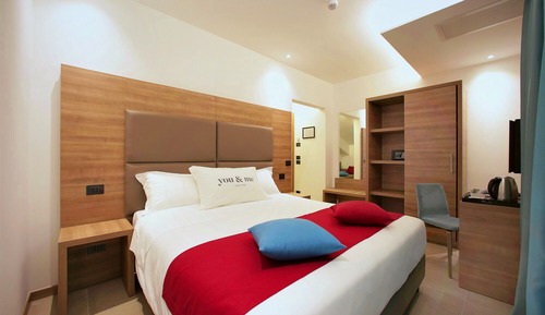 Suite junior, vistas parciales al mar (and Jacuzzi)