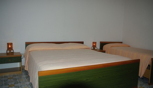 Habitación cuádruple clásica, varias camas, vistas a la montaña