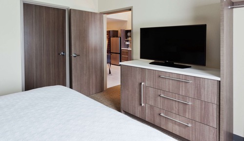 Suite, 1 cama de matrimonio grande (Mobility & Hearing, Roll-in Shower)
