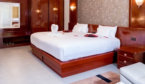 Junior suite Pool front