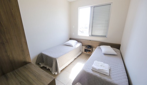 Habitación básica con 2 camas individuales, 2 camas individuales