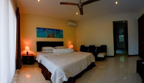 Villa ejecutiva, 2 habitaciones, vistas a la piscina, junto a la piscina