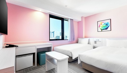 Habitación estándar con 2 camas individuales, solo para mujeres, no fumadores (Top Floor)