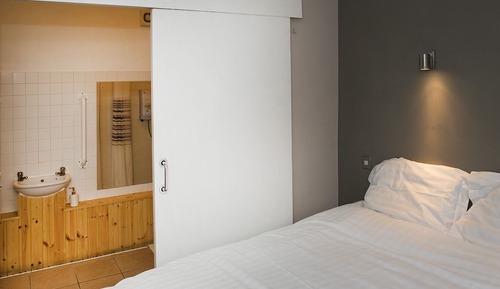 Habitación doble, baño privado