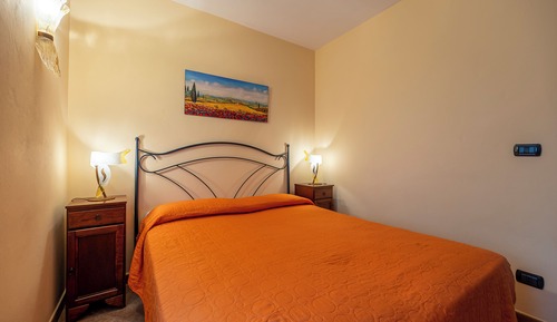 Apartamento, 2 habitaciones, patio, planta baja